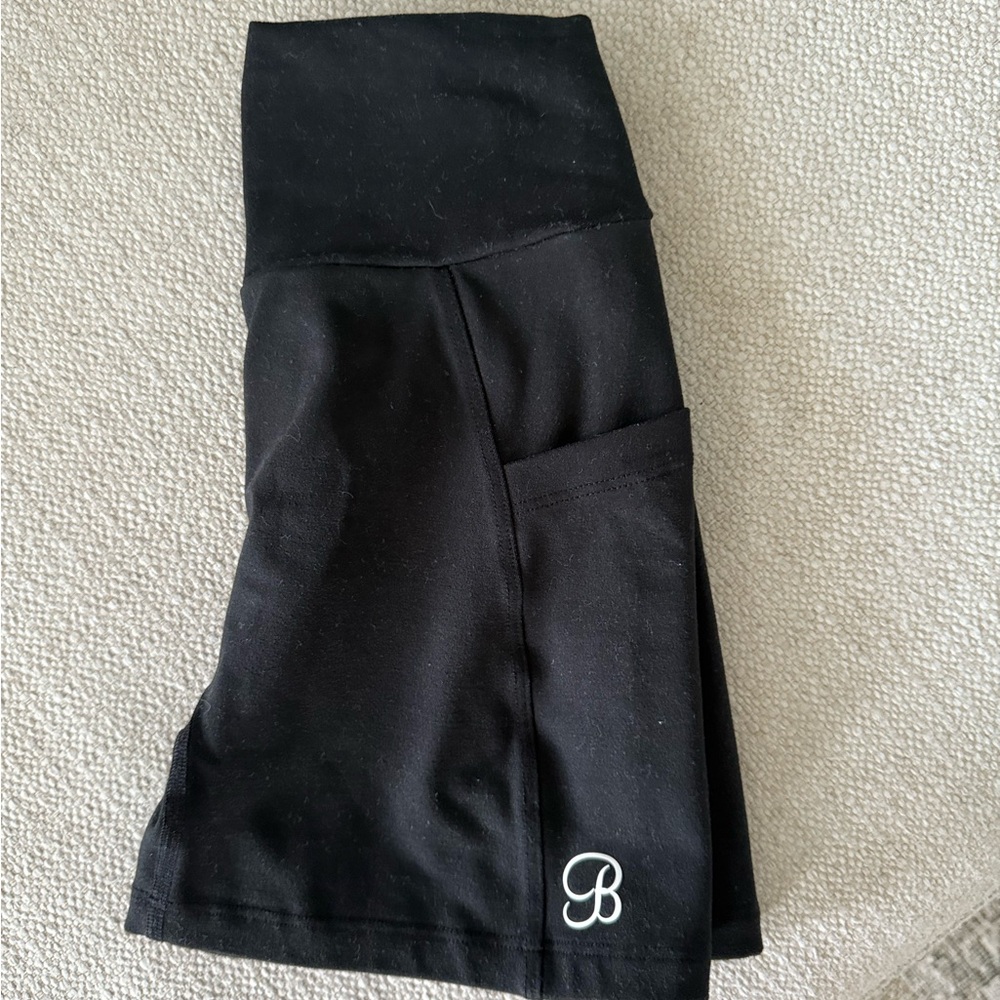 Bombshell Sportswear V Back Srunch Black Shorts with Side Pocket